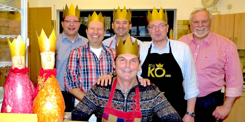 Der Stockumer Männerkochclub kocht für Sternsinger (Foto: Marek Schirmer)