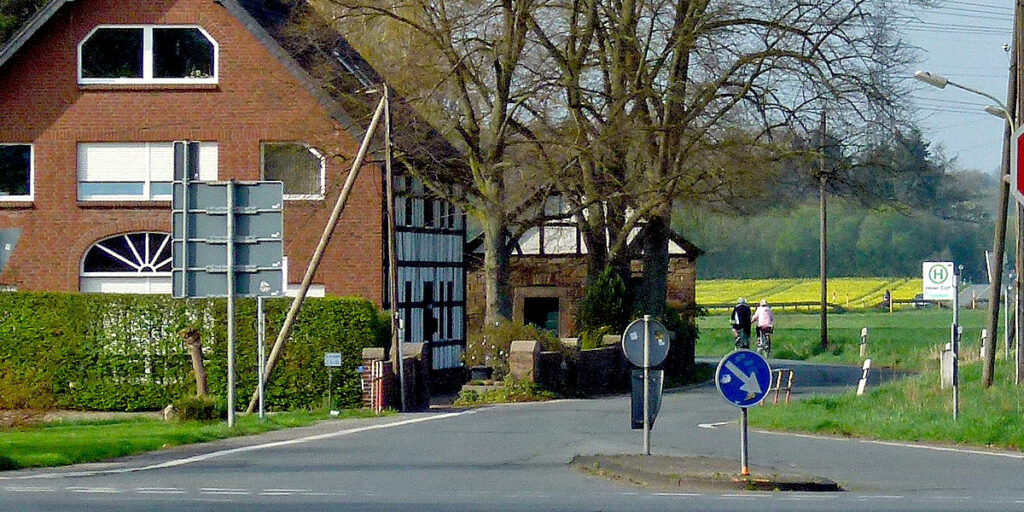 Haltestelle Heven Dorf (Foto: Marek Schirmer)